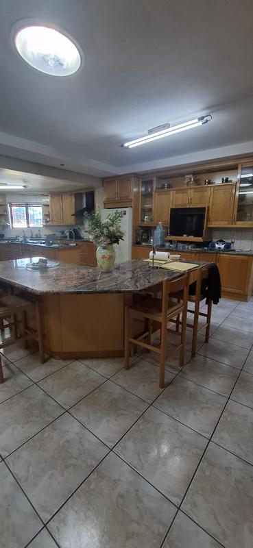 6 Bedroom Property for Sale in Cravenby Western Cape